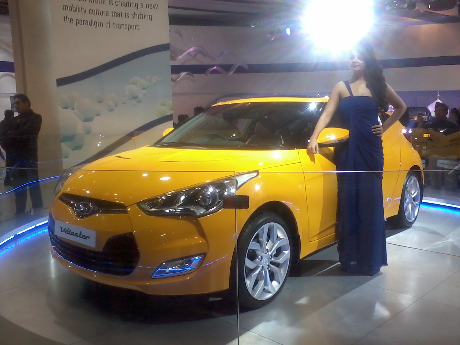 a dashing hyundai veloster