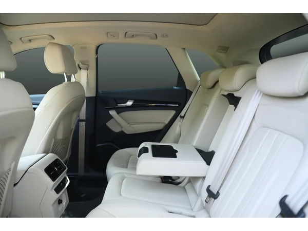audi q5 q5-technology-45-tfsi interior
