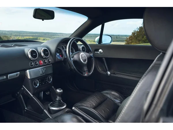 audi tt tt-45-tfsi interior