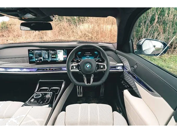 bmw i7 i7-edrive50-m-sport interior