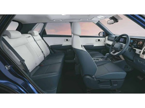 hyundai venue venue-hx-4-petrol-12l-5-speed-manual interior