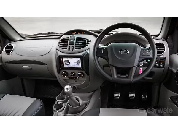 mahindra nuvosport nuvosport-n4 interior