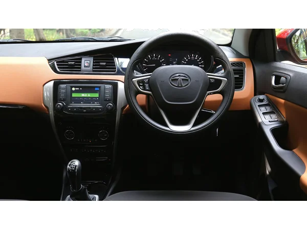 tata bolt bolt-xm-petrol interior