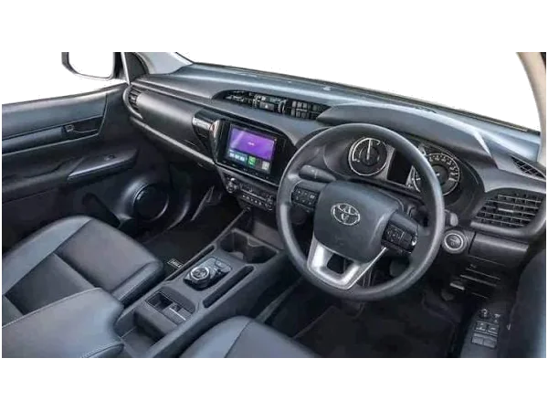 toyota hilux gx-4X2-at interior
