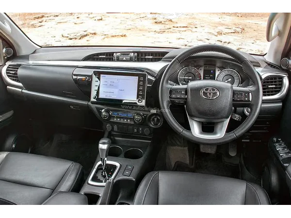toyota hilux gx-4X2-at interior