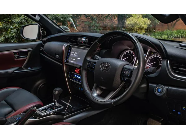 toyota hilux hilux-vx-4x4-at interior